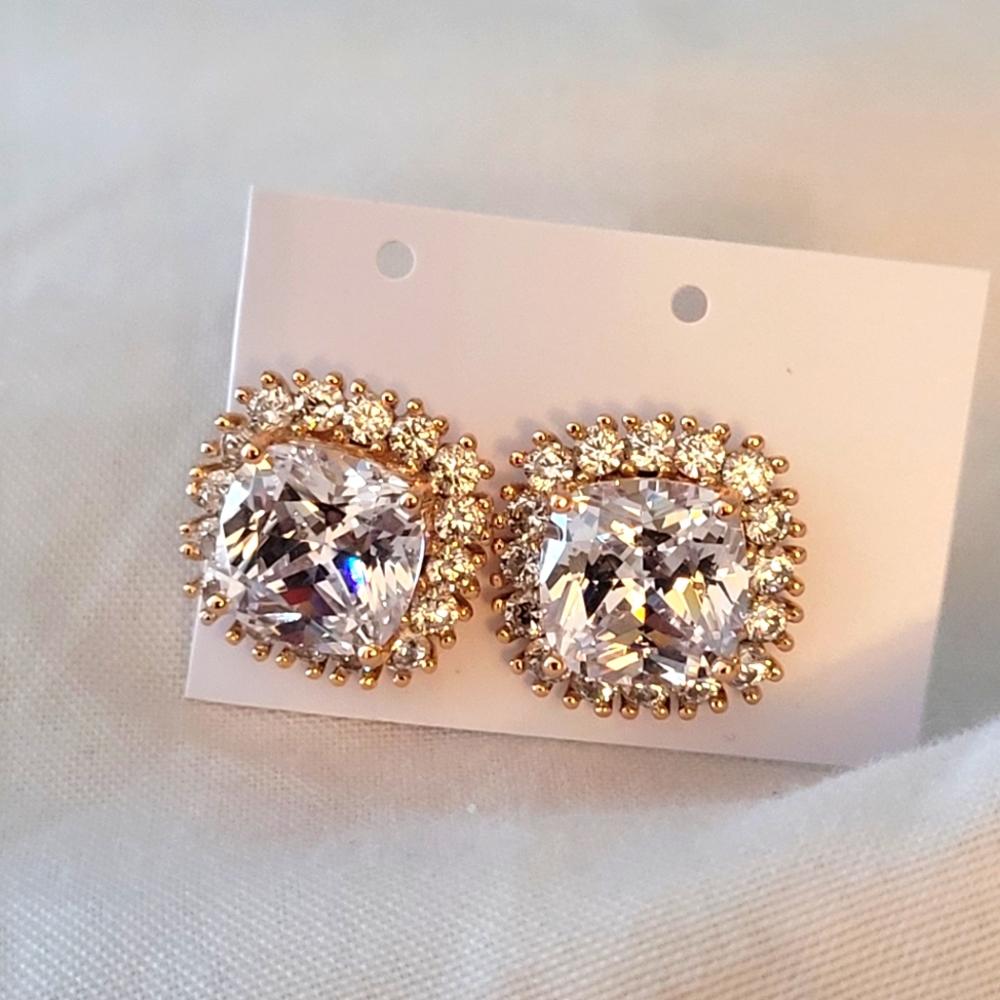 Stud Diamond earrings
